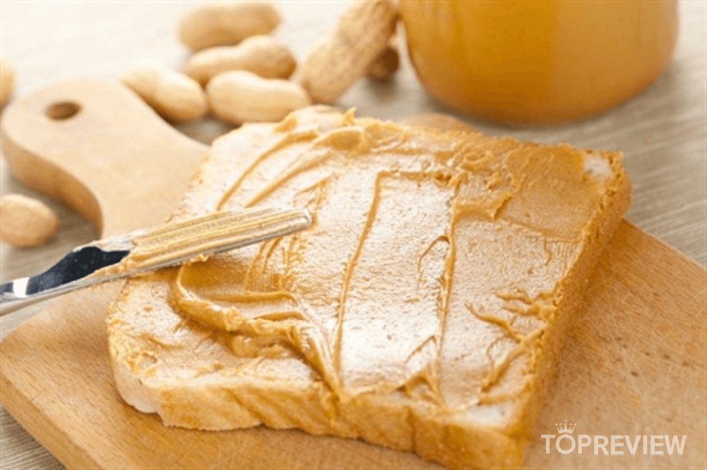 Bánh mì ăn kèm bơ đậu phộng giúp tăng cân hiệu quả
