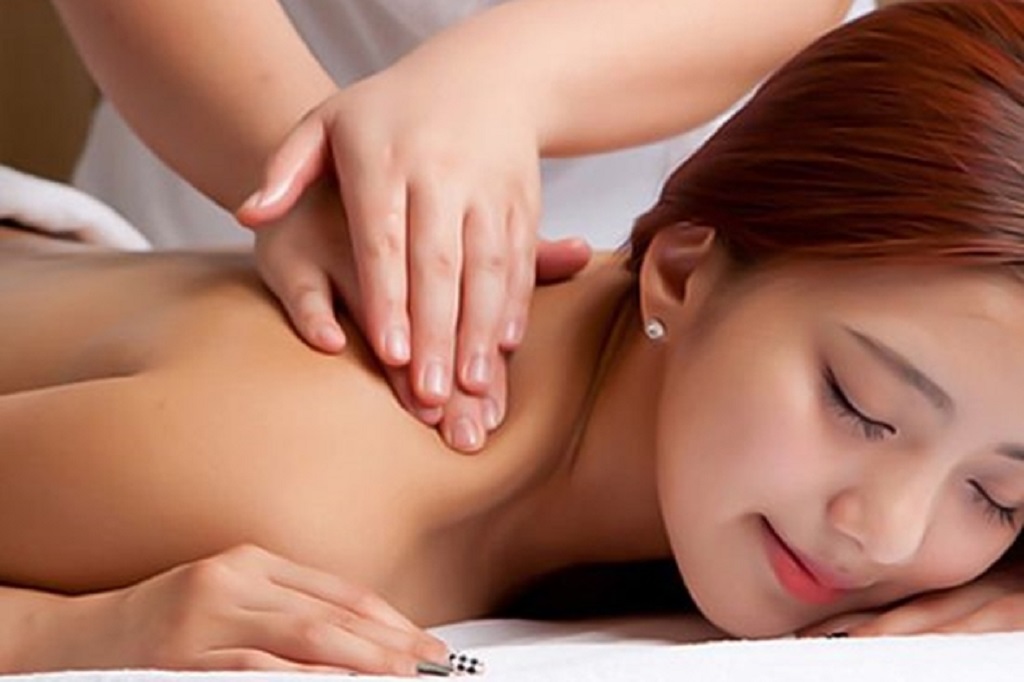 Massage cơ thể, lưu thông khí huyết, một trong 5 bí kíp giúp phụ nữ  khỏe và đẹp 