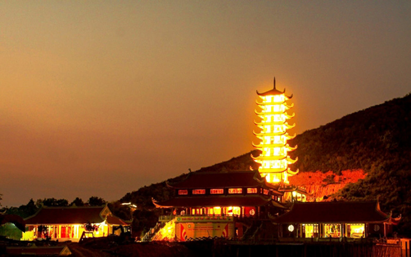 Ngôi chùa đẹp nắm giữ 4 kỷ lục của Việt Nam_ Điểm du lịch Nghệ An đặc sắc.