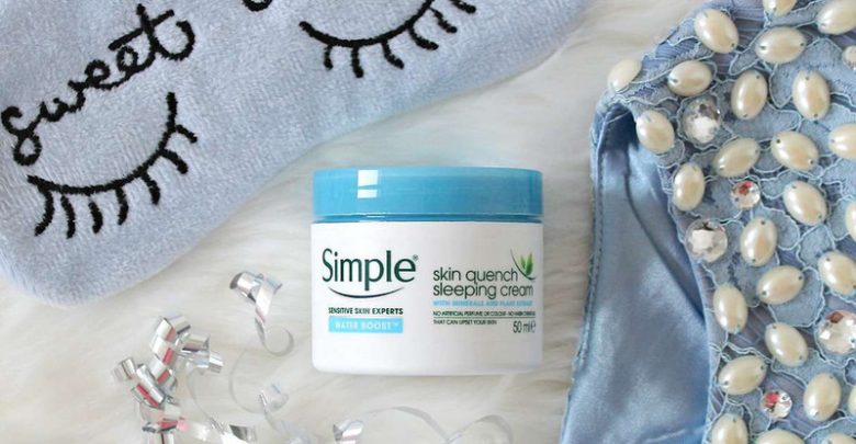 Mặt nạ ngủ Simple Water Boost Skin Quench Sleeping Cream 