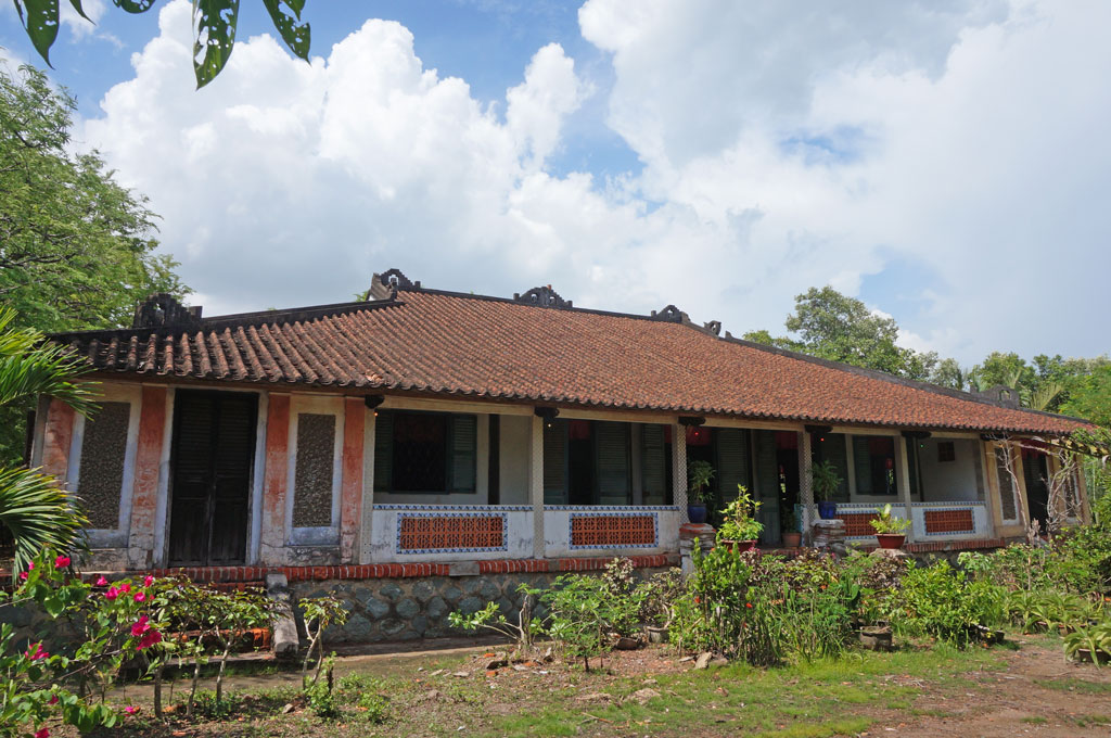 Nhà trăm cột Trần Văn Hoa - ngôi nhà cổ với kiến trúc độc đáo