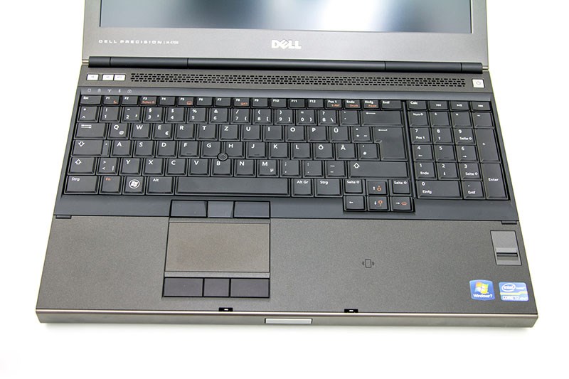 Phím Dell M4700 có độ nảy tốt, tạo cảm giác êm tay cho người dùng
