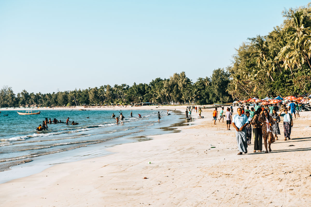 Những bãi biển ở Myanmar thu hút khách du lịch