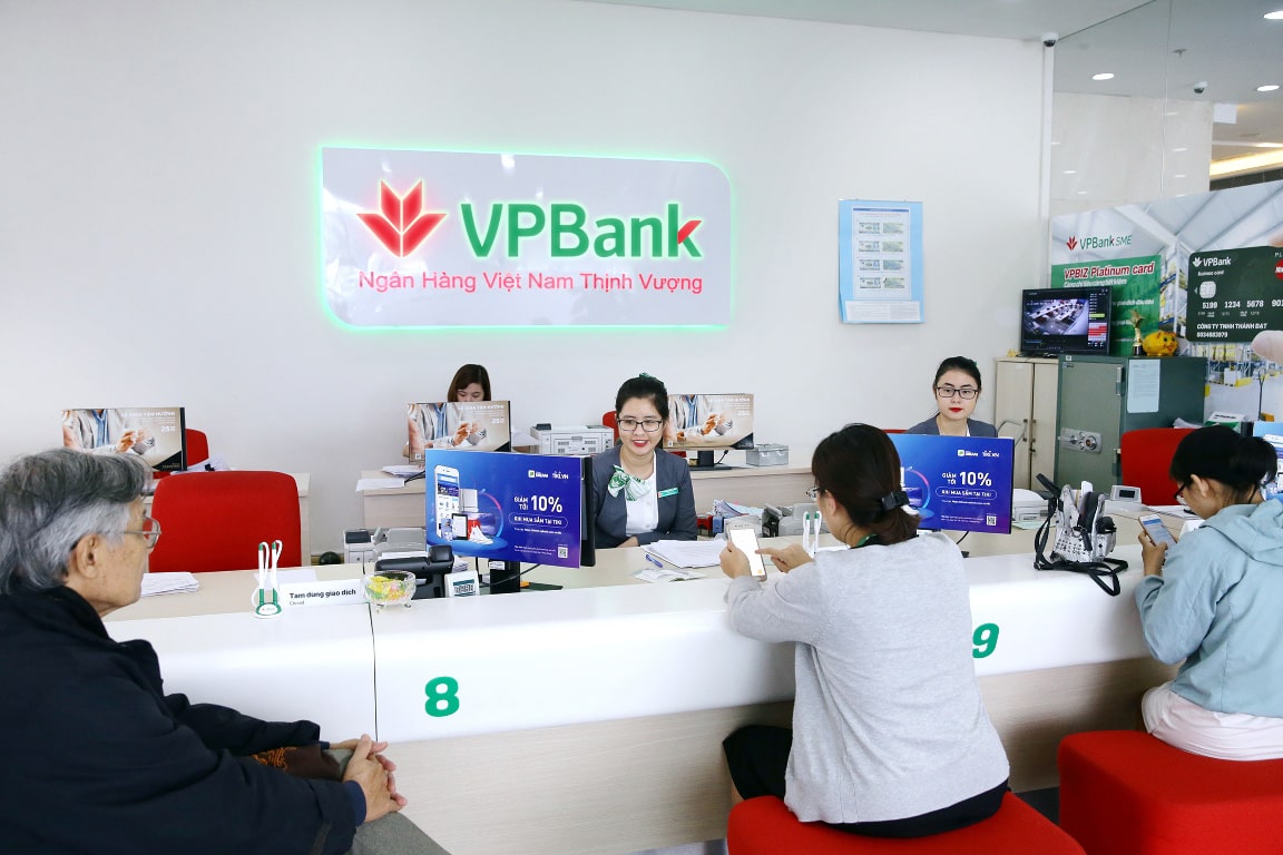 VPBank hỗ trợ vay tín chấp theo lương cả bằng tiền mặt hoặc chuyển khoản