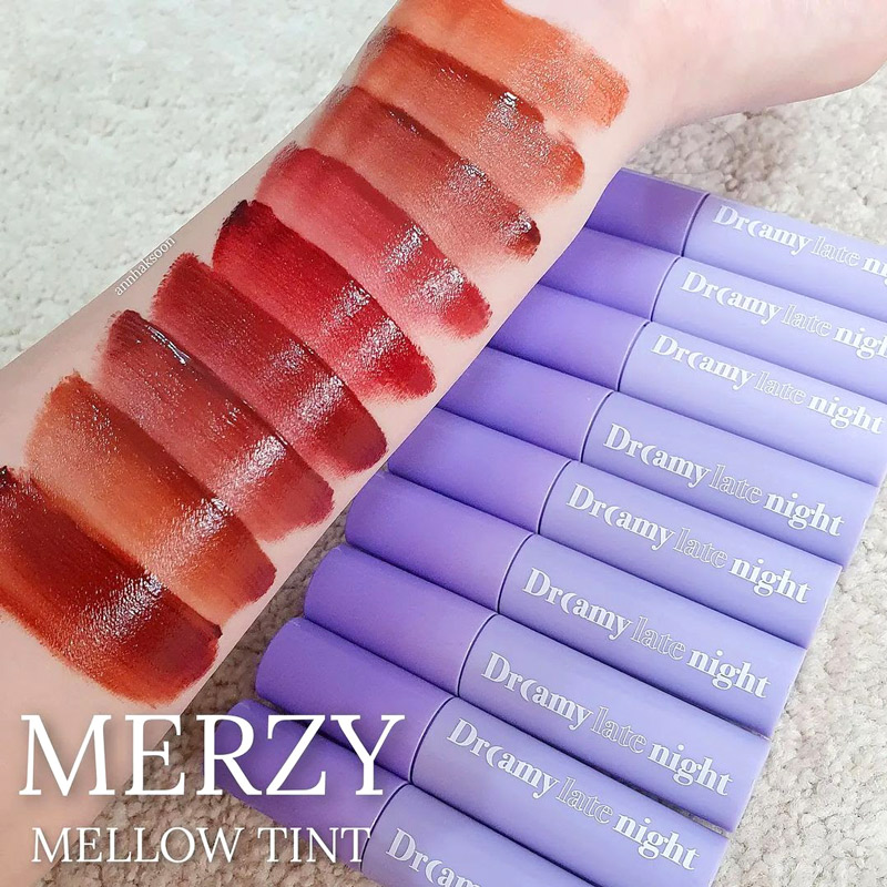 Merzy nổi tiếng tạo ra những bảng màu son đỏ trầm tới tone cam đất luôn mang tính trendy và ứng dụng cao