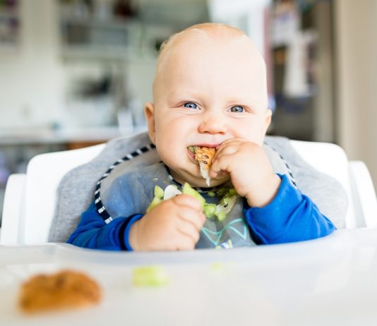 4 luu y quan trong ve bua an bo sung cho tre