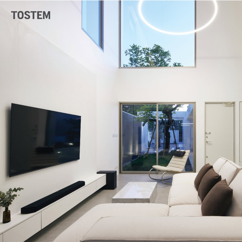 Cửa nhôm TOSTEM với phong cách thiết kế tối giản mang thật nhiều ánh sáng tự nhiên vào căn nhà của bạn.