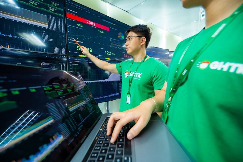 Ứng dụng công nghệ hiện đại trong quản lý kho bãi và vận hành là yếu tố quan trọng