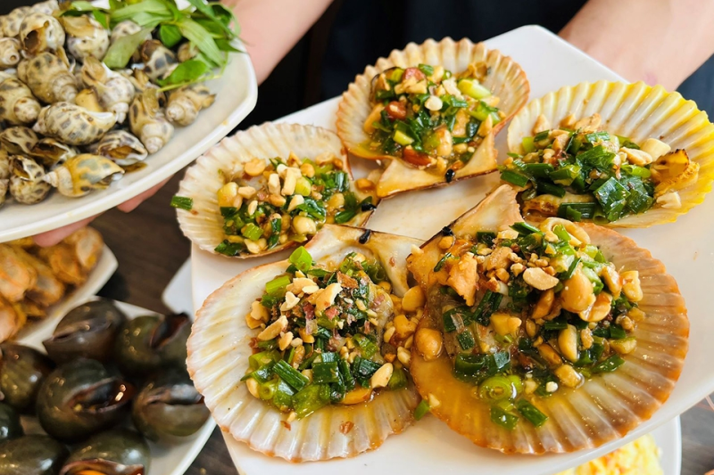 Sò điệp mềm ngọt, thường được chế biến thành các món nướng hoặc áp chảo