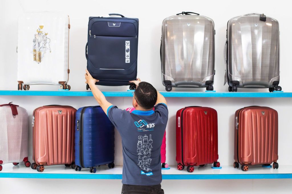 KOS Shop - nhà phân phối vali cao cấp tuyển chọn Quốc tế cho thị trường Việt
